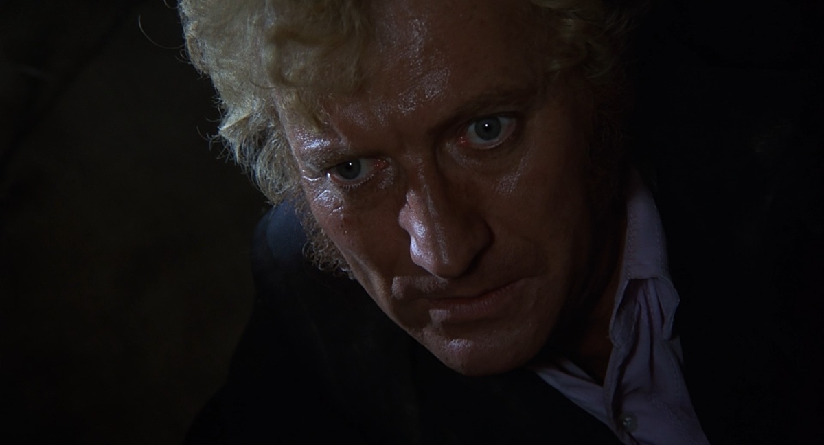 На роль Раска режиссёр очень хотел Майкла Кейна, но тот отказался, включив моралиста. 