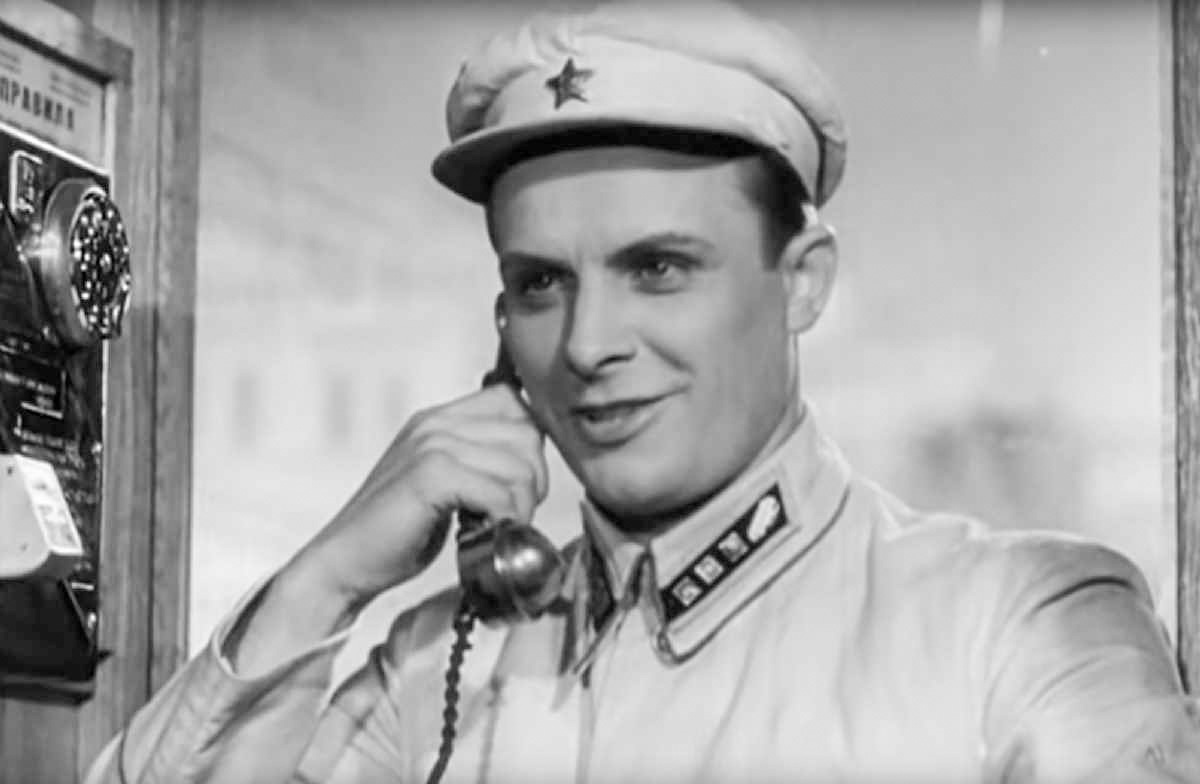 Кадр из фильма "Сердца четырёх". Евгений Самойлов в роли Петра Колчина