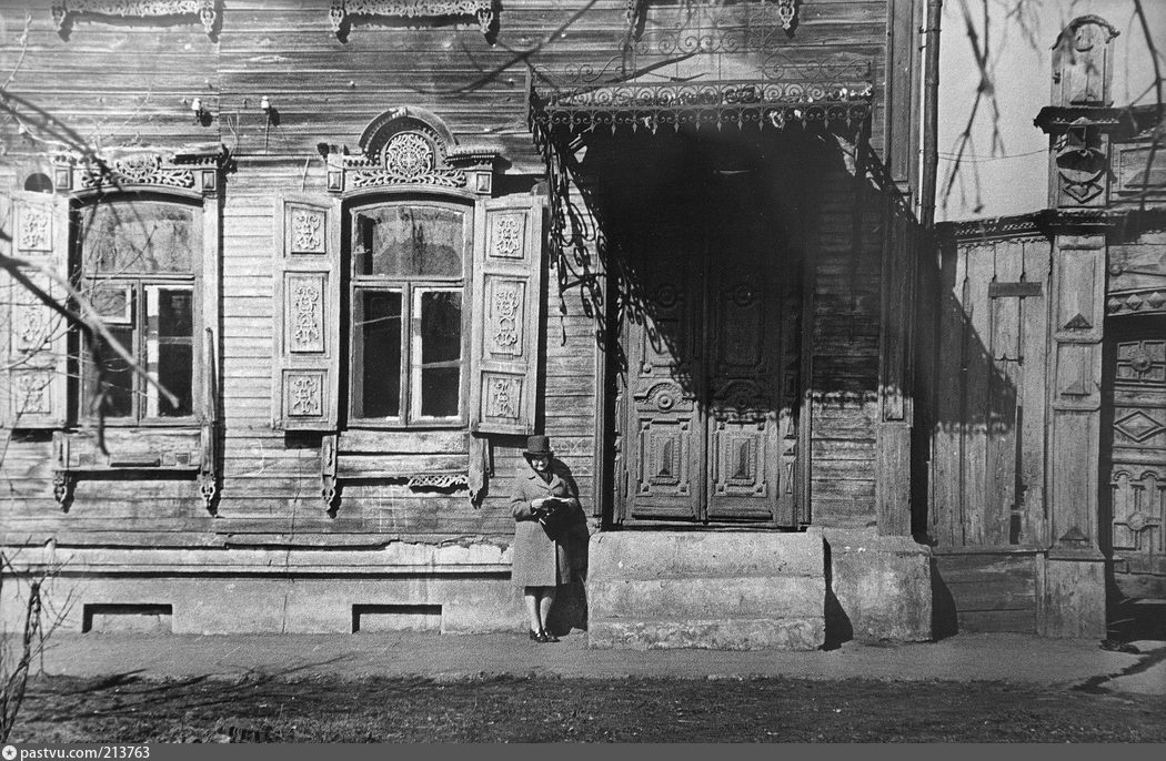 улица названа в честь Михаила Рабиновича – члена омской подпольной организации большевиков...