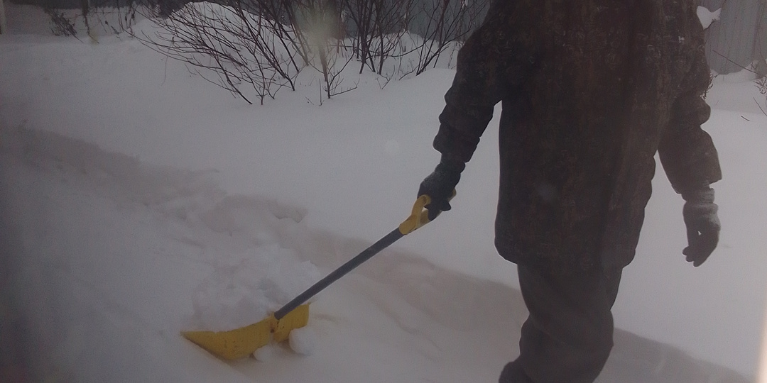 Вся техника нашего Усада вышла на борьбу с обильным  снегопадом.