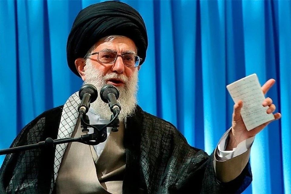    Аятолла Хаменеи: Протестующие в Иране пытаются угодить США и Трампу REUTERS