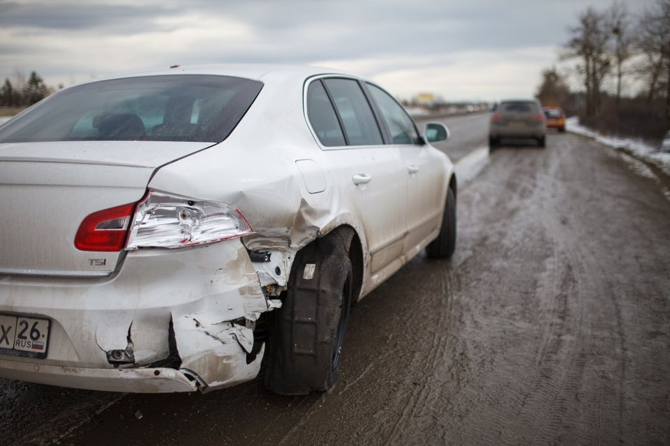    В Батайске ищут мужчину, который разбил стекла чужой машины и сбежал. Дмитрий АХМАДУЛЛИН
