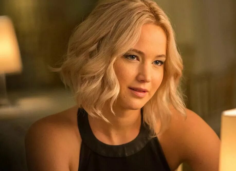    Дженнифер Лоуренс о соперничестве с Эммой Стоун: "Она всегда впереди"