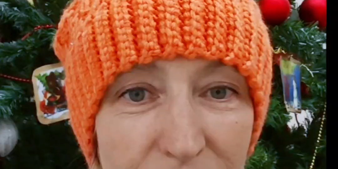 Оранжевые цвет радости.