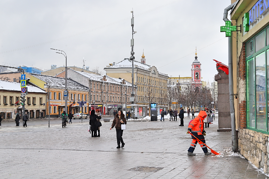 Улица Люсиновская у метро Добрынинская.