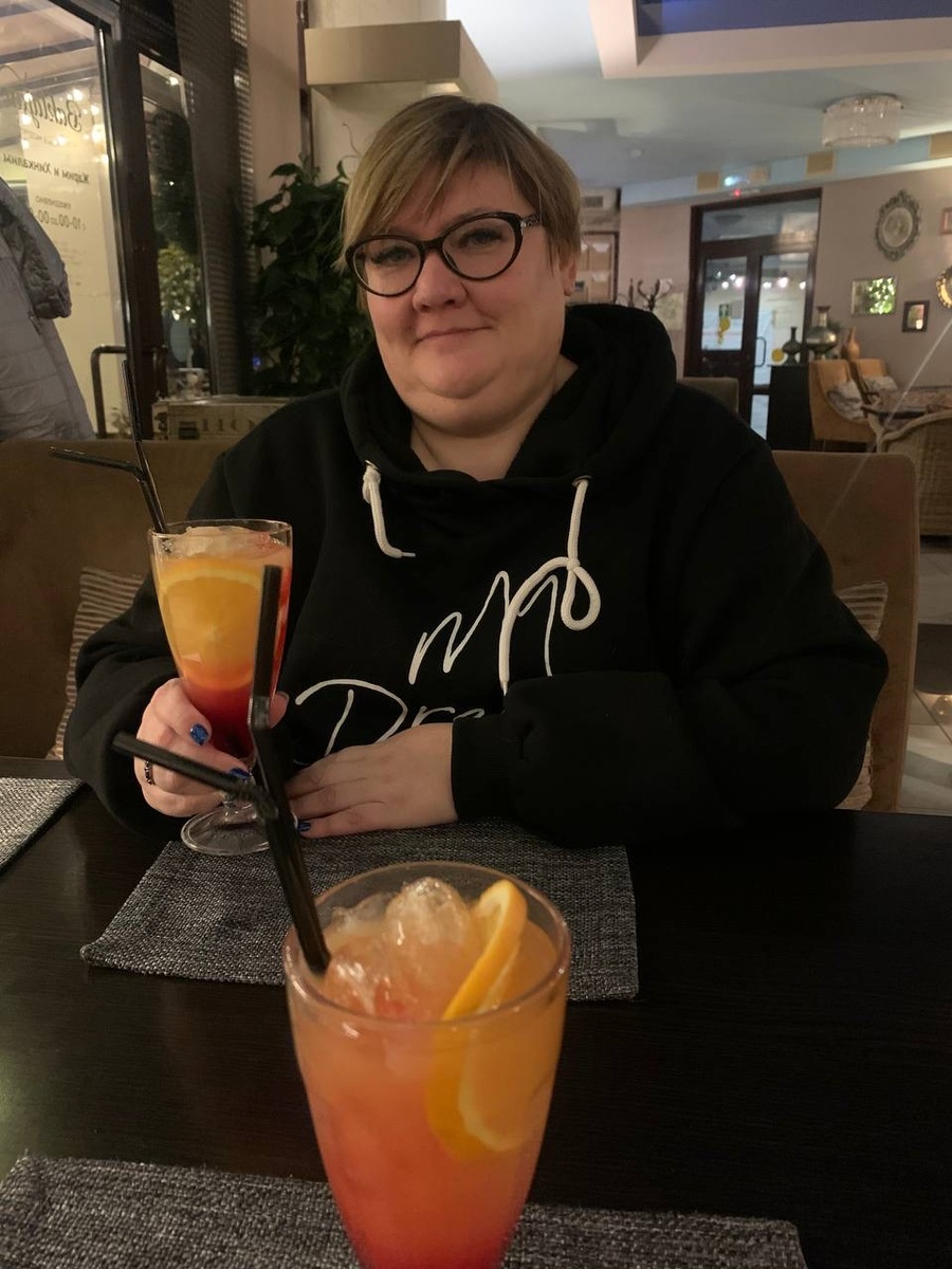 Фото автора канала. Татьяна в ресторане Баклажан 