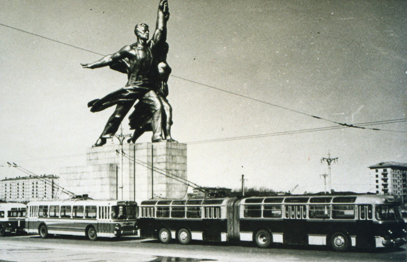 Троллейбусная выставка на ВДНХ. Взято из интернета.