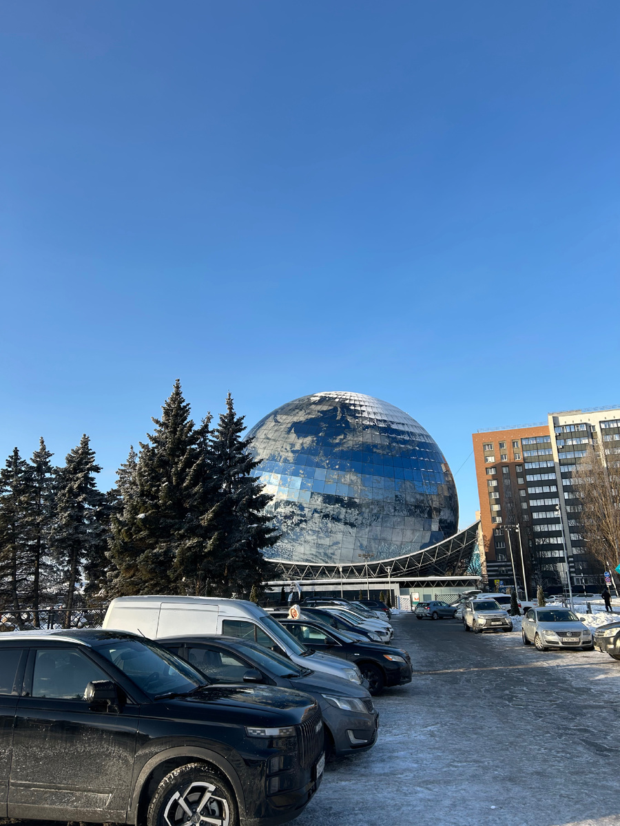 Шарик зимой выглядит еще красивее 😍