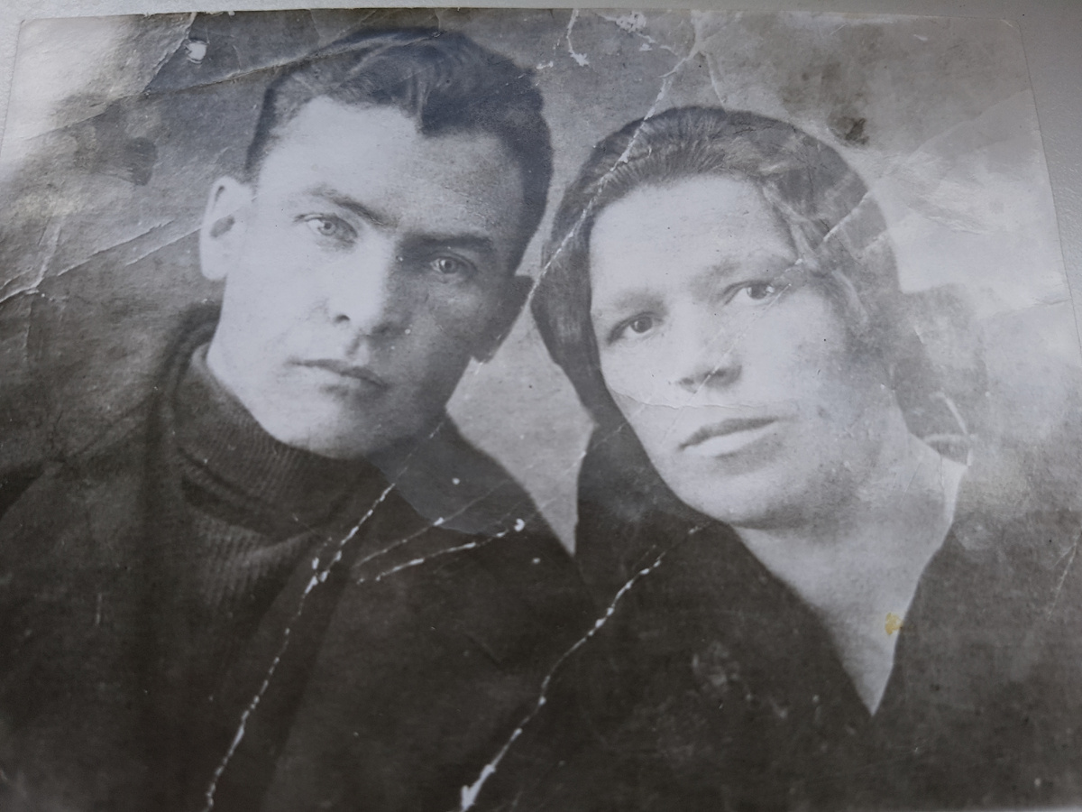 Моя бабушка и дед. Довоенное фото.
