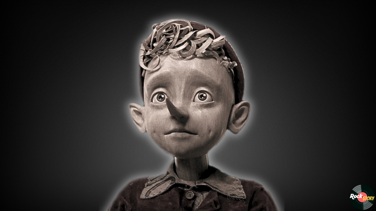 На фотографии: «Буратино» из фильма «Буратино»