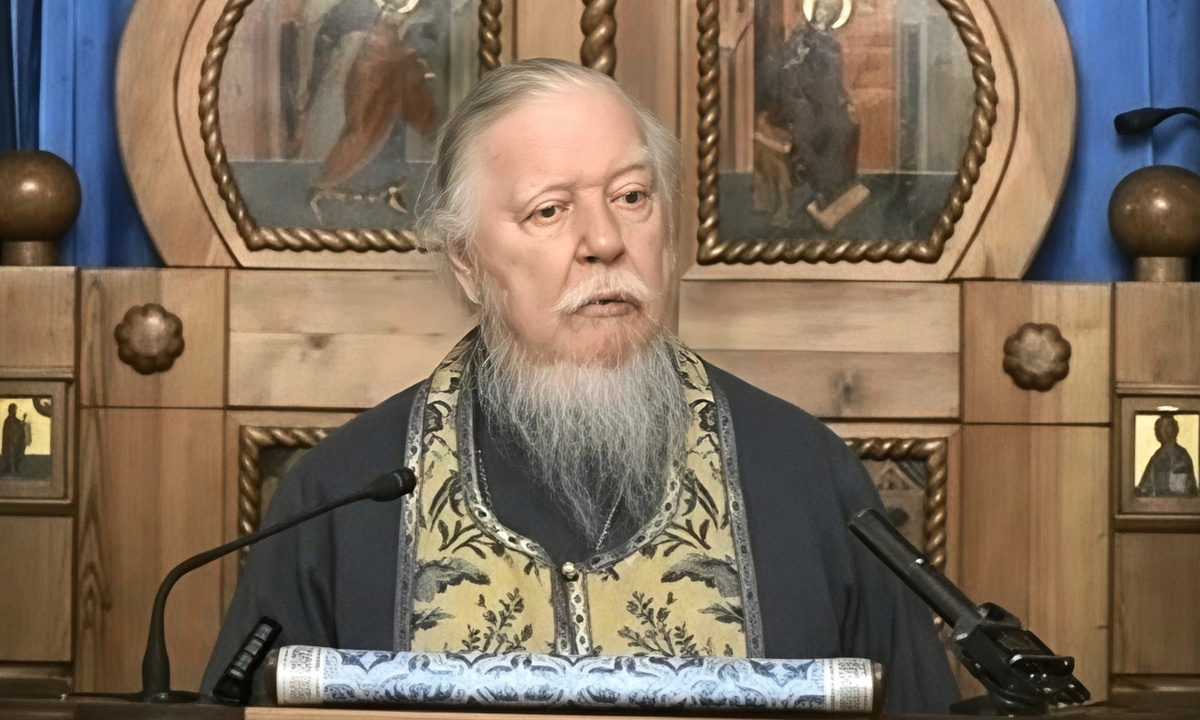 Димитрий Смирнов (07.03.1951 — 21.10.2020 гг.) — протоиерей, церковный и общественный деятель.