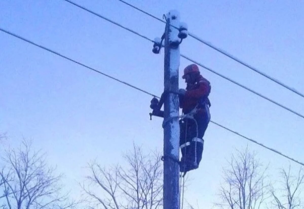    Энергетики Ярославской области устраняют последствия снегопада