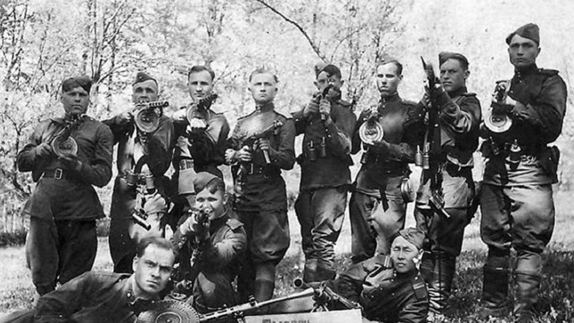     Советские бойцы на Западной Украине  Министерство обороны РФ / Армейский сборник, №10 2022 г.