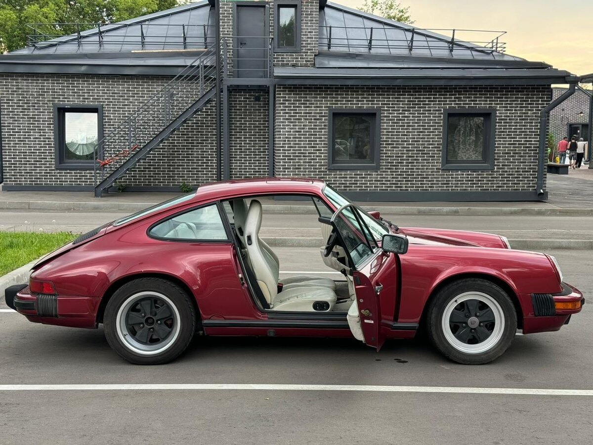 Porsche 911 Carrera. 1988 год