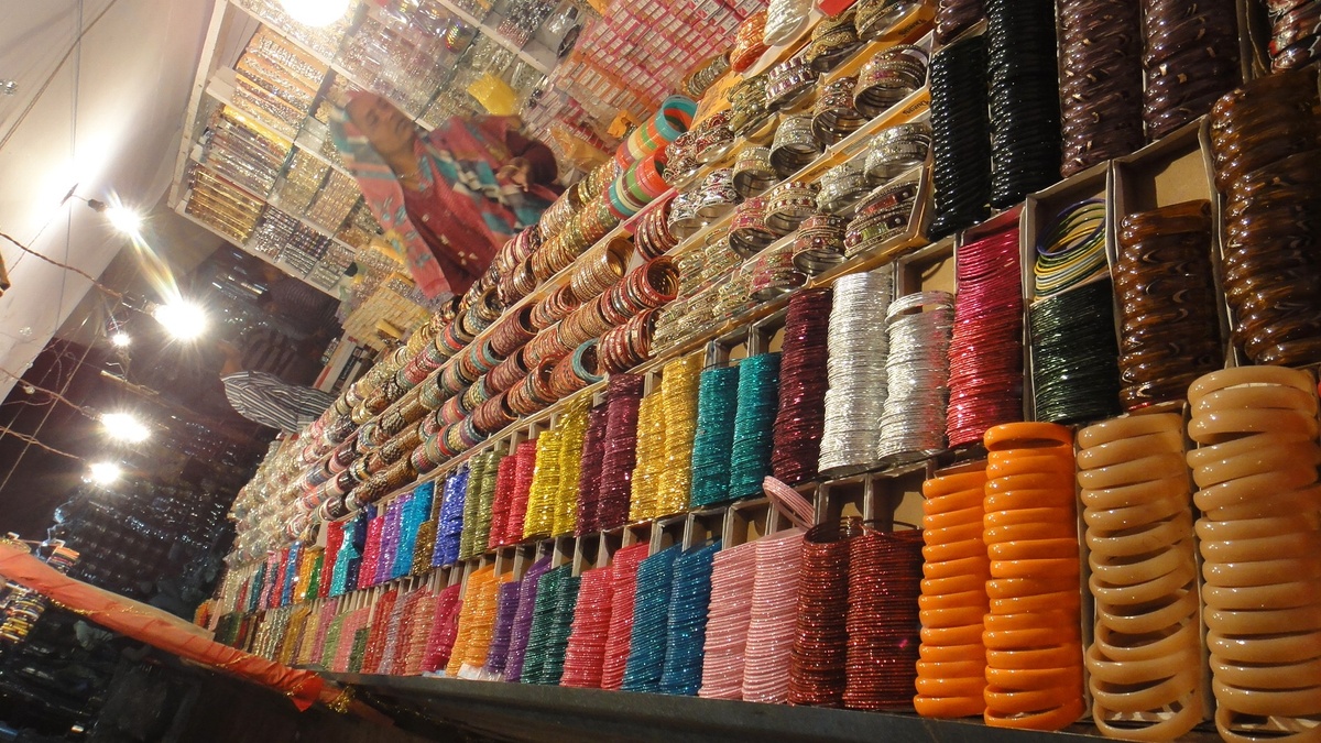 Яркая бижутерия