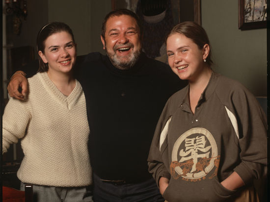 Семёнов с дочерьми