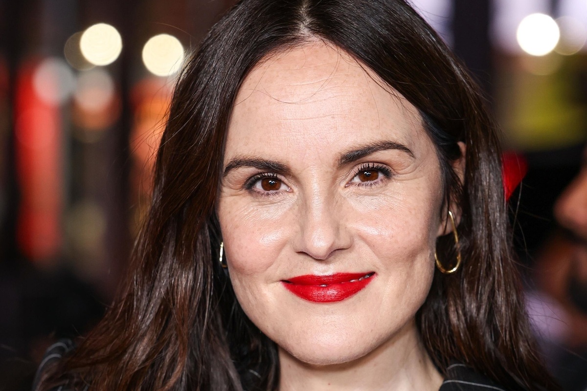     Звезда фильма «Джентльмены» Мишель Докери впервые стала мамой в 44 года