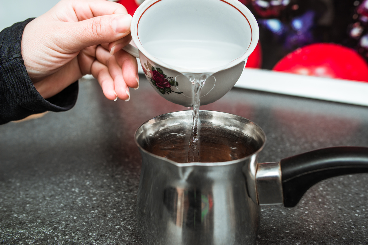 Добавляем горячую воду