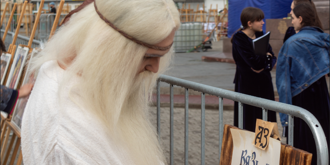 Я русский язык стал бы учить только за то, что советуют читатели мне. И много интересного уже нашел. Слова появившиеся из фамилий