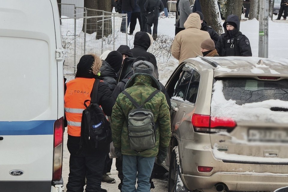    Активистов доставили в зал суда. Фото: t.me/save_spb