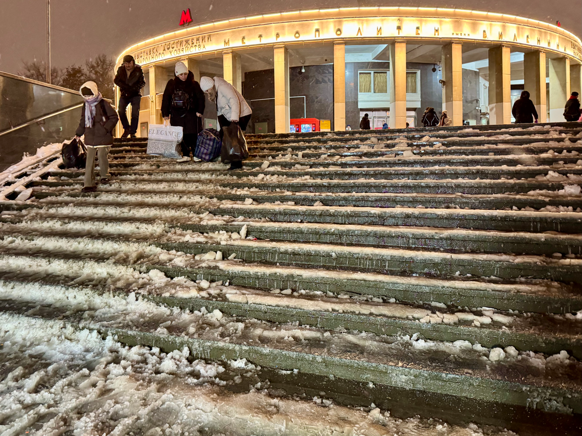 Последствия обильного снегопада в Москве 09.01.2026