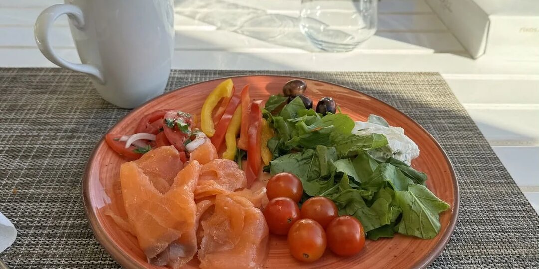 Терапевт рассказал, как без стресса перейти от застолий к здоровому питанию