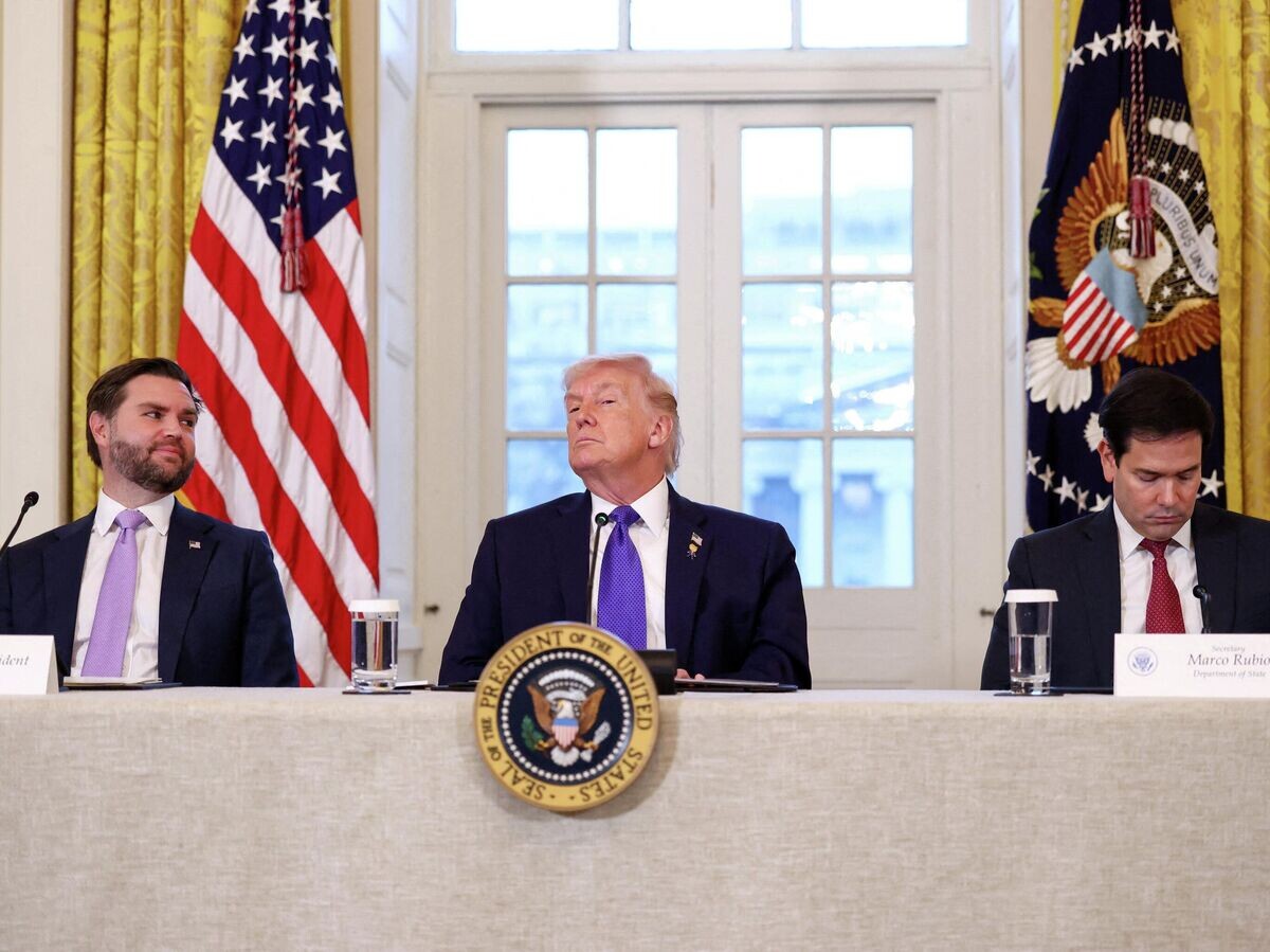    Президент США Дональд Трамп во время встречи с главами американских нефтегазовых компаний в Белом доме в Вашингтоне | © REUTERS / Kevin Lamarque