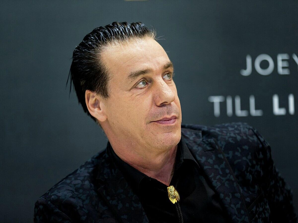    Немецкий вокалист, автор текстов песен и фронтмен метал-групп Rammstein и Lindemann Тилль Линдеманн | CC BY-SA 4.0 / Sven Mandel /
