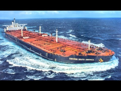 большой танкер для перевозки чёрного золота...