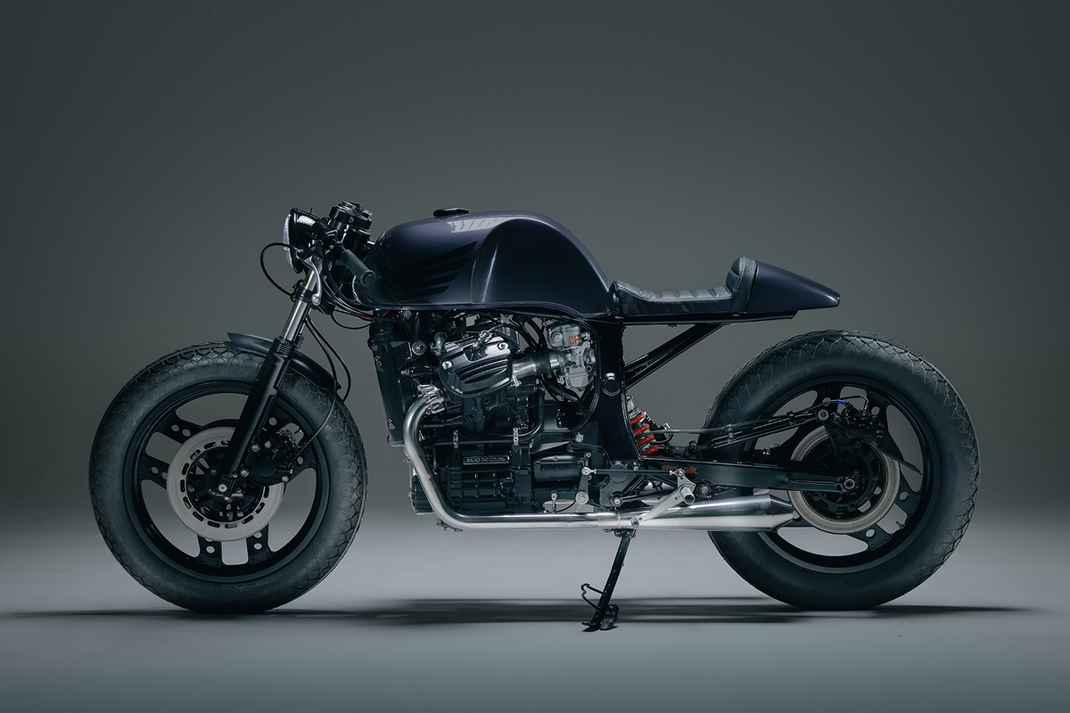 Midnight Rider: минималистичный Honda CX400 Café Racer из Японии