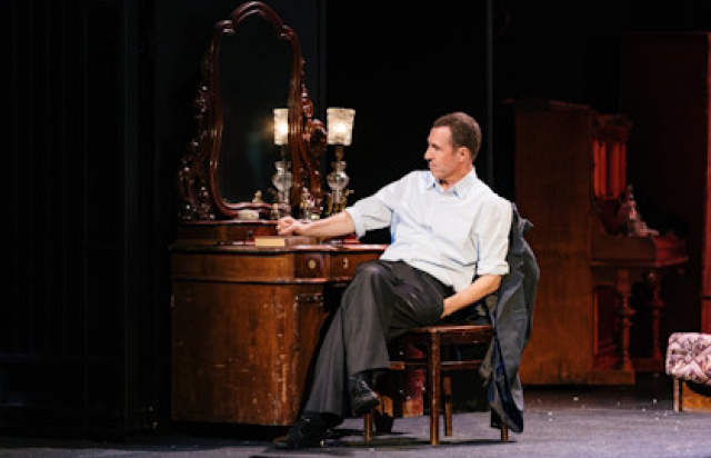 Спектакль «Дядя Лёва (Покровские ворота)» в Театр на Бронной - MOSBILET.ru