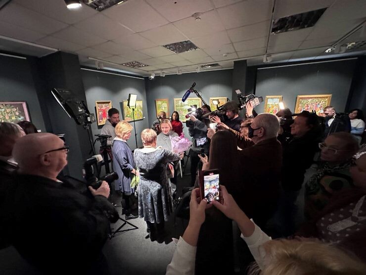 На выставке картин В.И. Теличкиной в январе 2025 года.