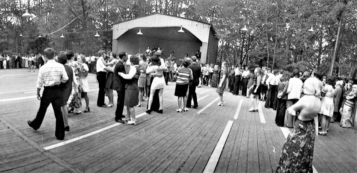 1. Танцплощадка