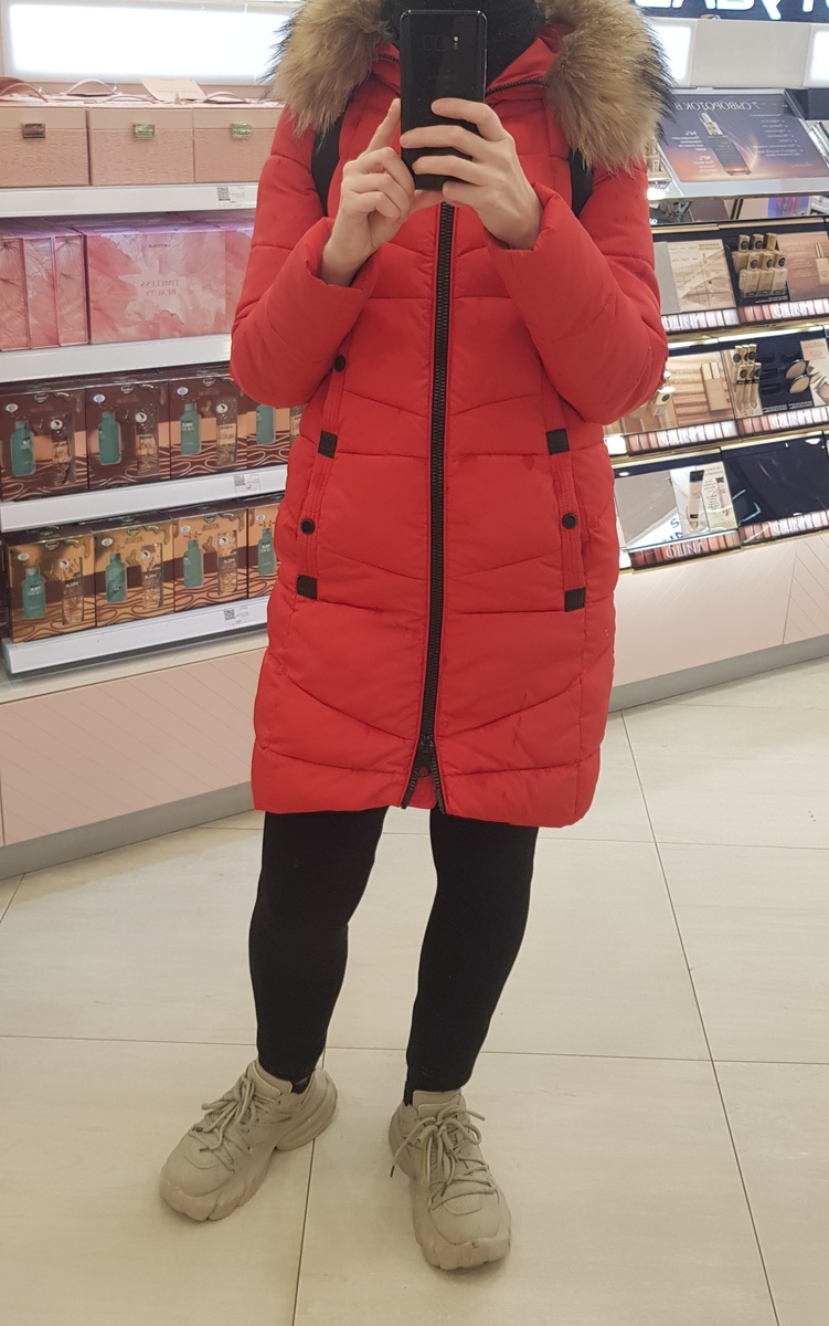 Это я в моих кроссовках, верх с очередной страшной шапкой решила обрезать, чтобы не травмировать особо впечатлительных читателей :)