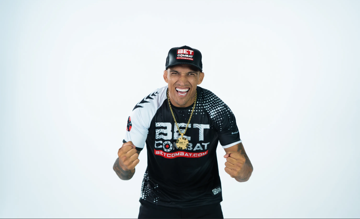 Чарльз Оливейра да Силва (Чёрный пояс по BJJ; MMA: 36-11)