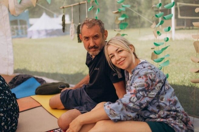 Семья могла не заметить пещеру в темное время суток.