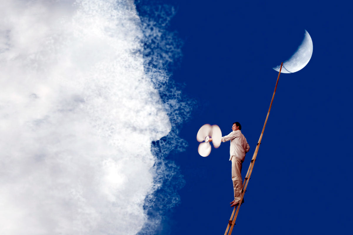 Его самая дорогая валюта — время, внимание и эмоциональная вовлечённость, которые он расходует минимально