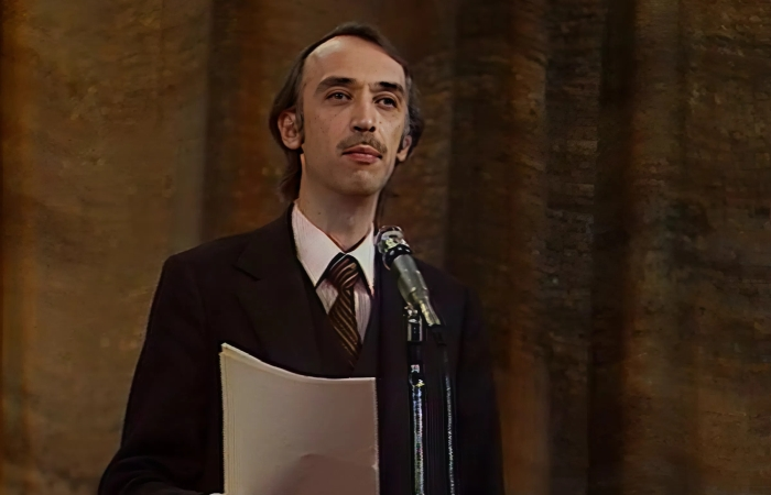 Как комик, которого знала вся страна, умер в одиночестве из-за жестокого розыгрыша? Тайна исчезнувших рукописей