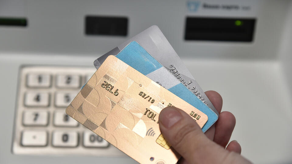     Юрист Мирзоев: ФНС может взыскать штраф при переводе денег себе на карту ИЗВЕСТИЯ/Александр Полегенько