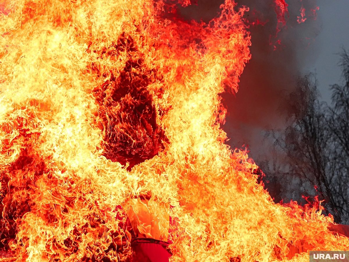     В регионе произошел пожар на нефтебазе (архивное фото)