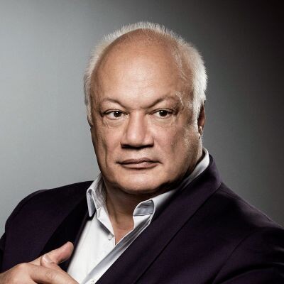 Эрик-Эмманюэль Шмитт, современный популярный писатель и драматург