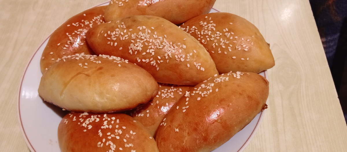 Пирожки в духовке: История и рецепт, от которого пальчики оближешь!