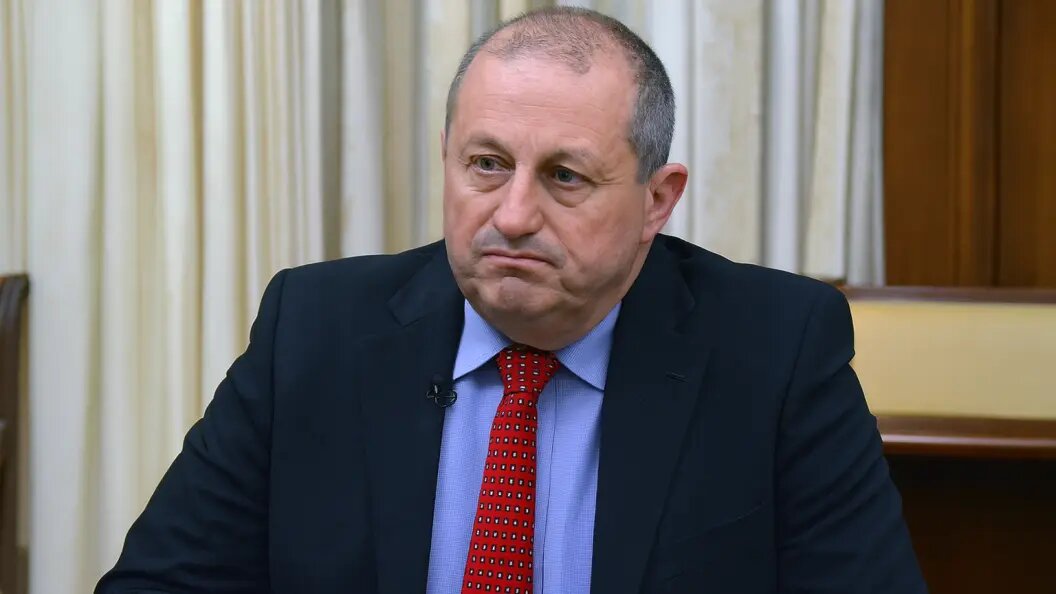    Коллаж редакции.