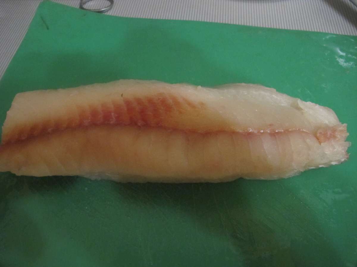 Размороженная спинка щуки