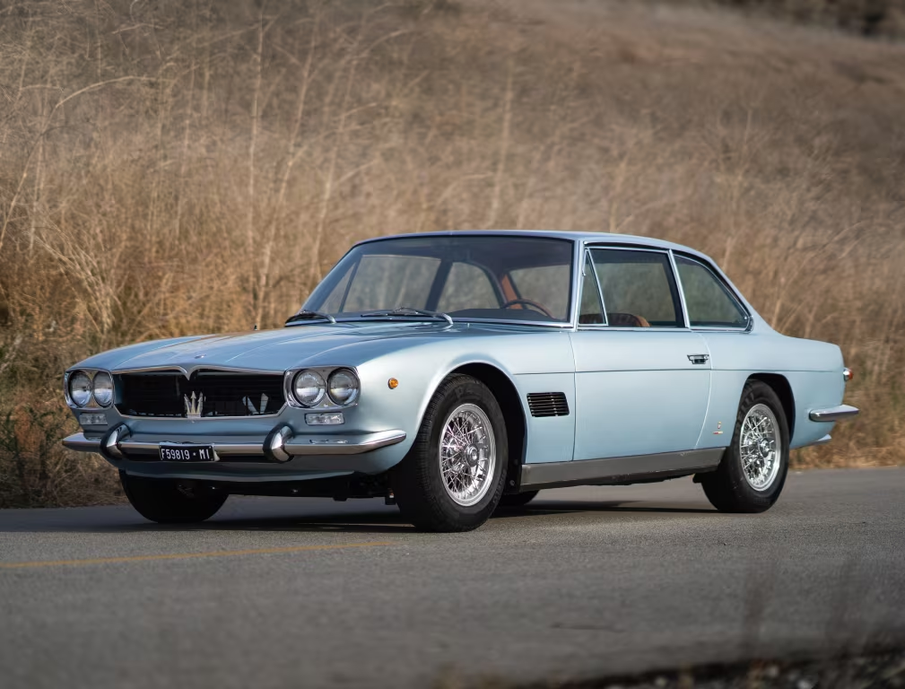 Технические характеристики (на примере 4.7L V8)

Параметр	Maserati Mexico 4.7
Годы производства	1966–1969
Двигатель	V8, 4.7 л (4719 см³)
Мощность	290 л.с. при 5500 об/мин
Крутящий момент	~ 400 Н·м
Коробка передач	-ст. МКПП (ZF) / 3-ст. АКПП (Borg-Warner)
Привод	Задний (RWD)
Разгон 0-100 км/ч	~ 7.0 с
Максимальная скорость	~ 240 км/ч
Колёсная база	2600 мм
Масса	~ 1600 кг