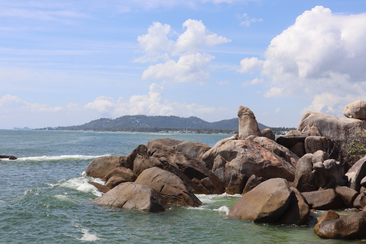 Скала-дед, потому что похожа на фаллос