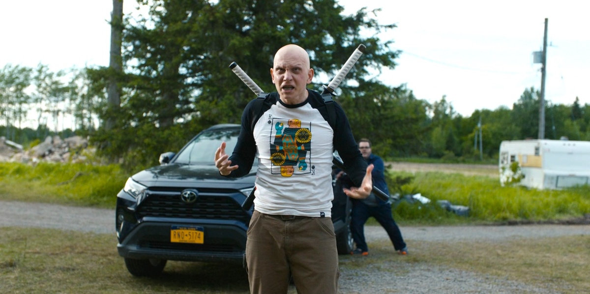 Энтони Кэрриган играл робота-антагониста в Bill & Ted Face the Music. К/ф «Дело семейное».