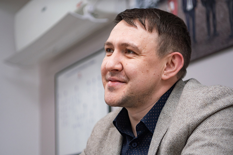    После назначения предыдущего руководителя Андрея Кожевникова гендиректором Торгово-финансовой компании КАМАЗа Марат Газизуллин возглавил ООО «ТД «Кориб» и ООО «Кориб».   
Фото: Олег Спиридонов