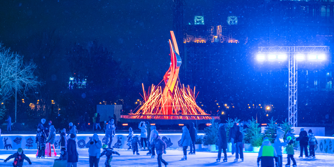 Прогулка по новогодней Москве. Сказка на Воробьёвых горах: северное сияние, волшебный лес и бесплатный каток.