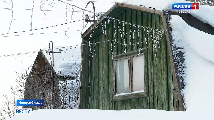 Спасатели предупредили новосибирцев об опасности гирлянд в период праздников